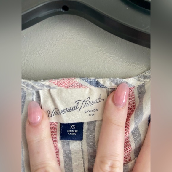 Universal Thread Striped Top - Picture 3 of 3